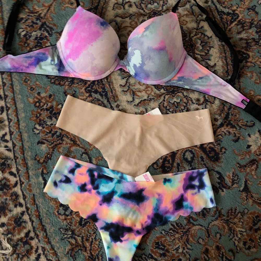 victoria’s secret pink bra and panties